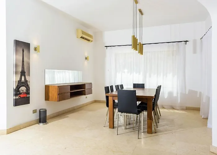 Villa Beautiful 4-Bedroom White Villa In Phase V El Gouna, Heated Pool & Lagoon