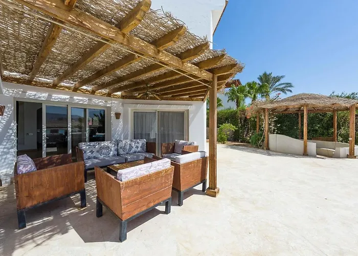 Villa Beautiful 4-Bedroom White Villa In Phase V El Gouna, Heated Pool & Lagoon Hurghada